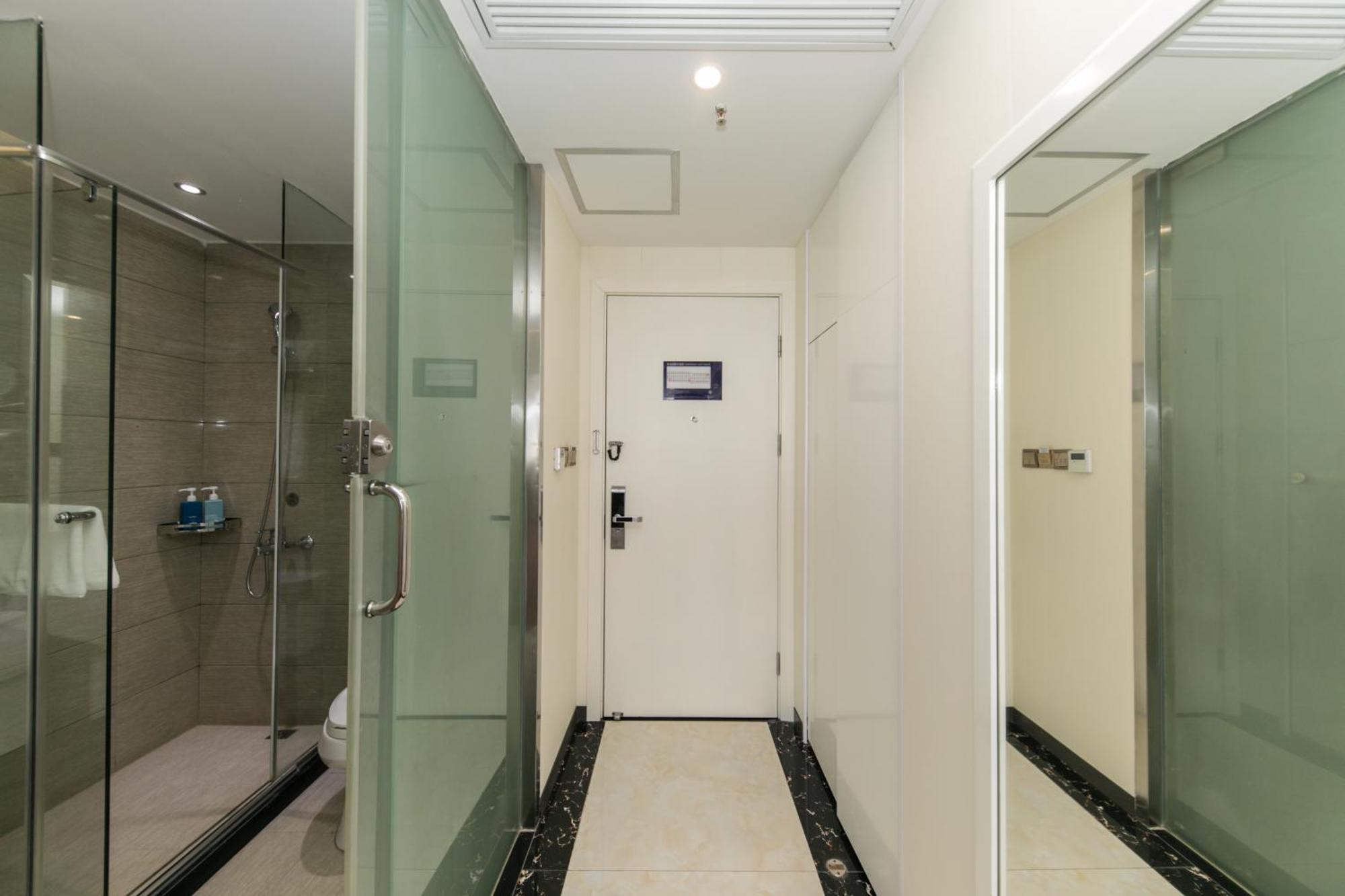 Starway Hotel At Pudong Shanghai Esterno foto